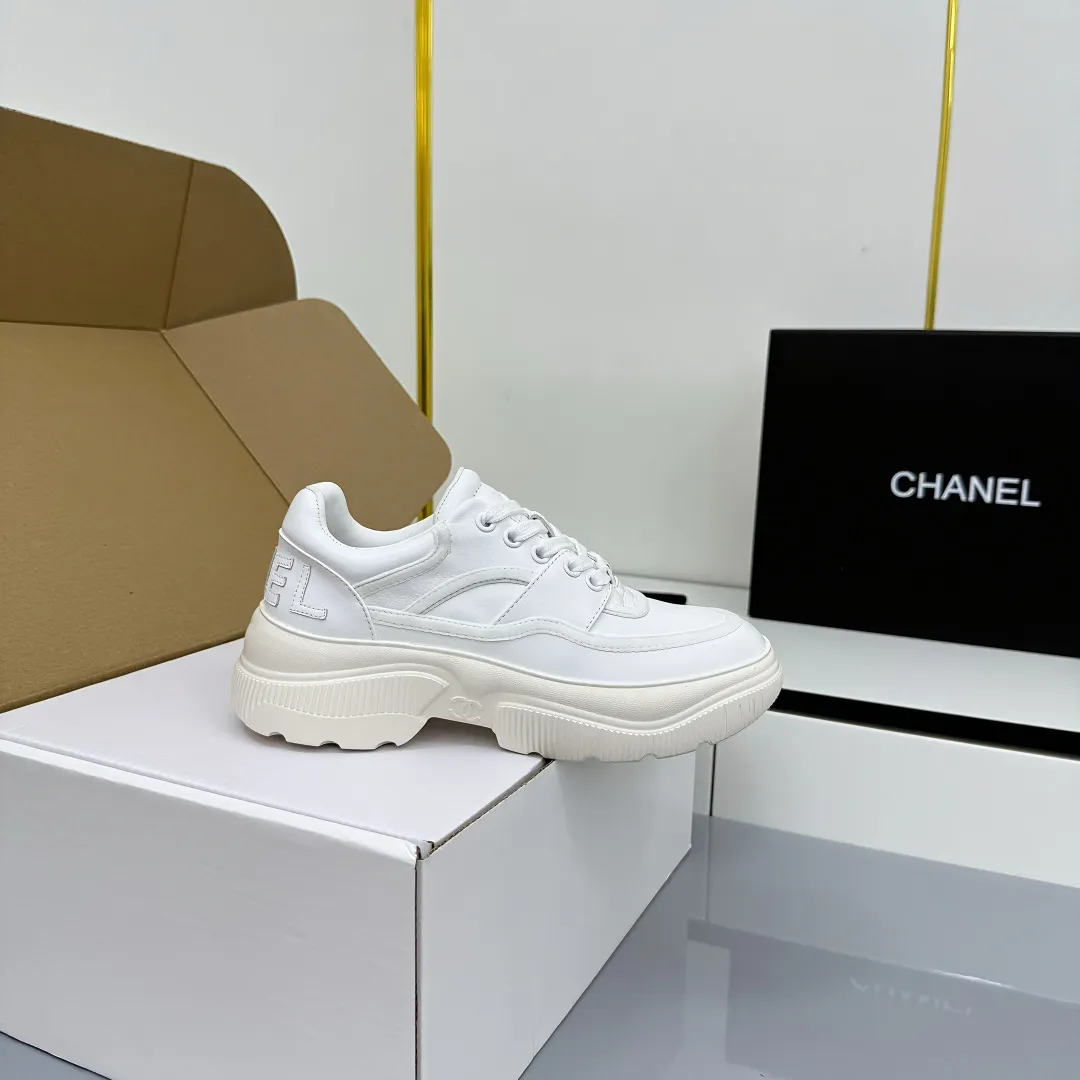 👟👟Ex-factory price 620👟👟 Chanel bread shoes ~ original calfskin panda shoes Chanel 25C latest hot style panda black and white sports shoes casual sneakers Xiaoxiang hot item classic black and white panda color coco girls must pay Fabric: original custom mixed sheepskin lining: original imported breathable mesh lining outsole: Original molded rubber + TPU combination Size: Women's 35-41
